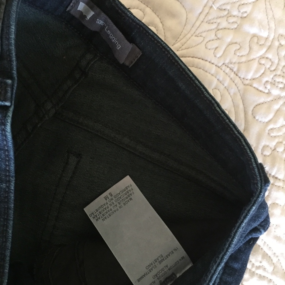 Levi’s - Picture 4 of 4